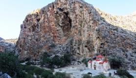 agiofaraggo mountain bike tour Crete the temple