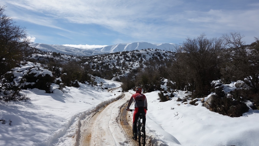 psiloritis mountain crete cycling in winter